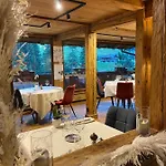 Les De La Serraz 酒店