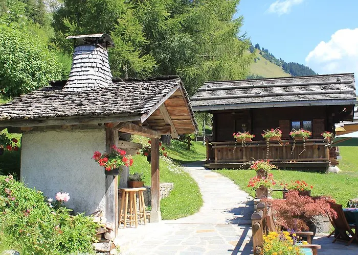 Les De La Serraz Hotel 4*