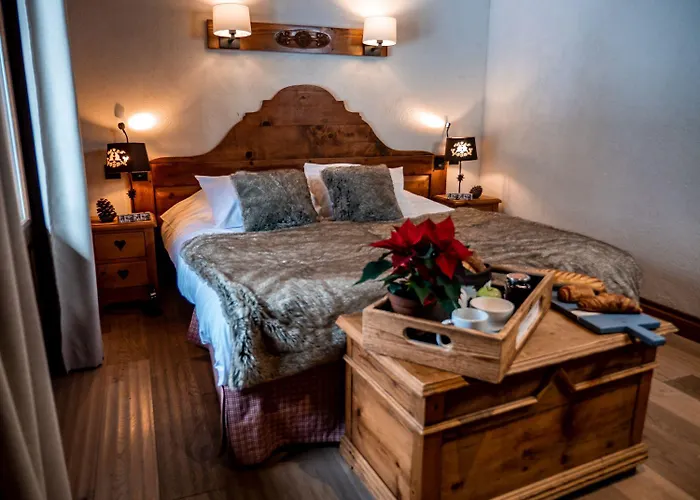 Les De La Serraz Hotel
