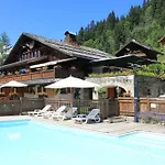 Les De La Serraz Hotel