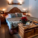 Les De La Serraz Hotel