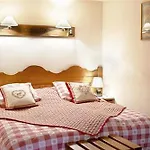Hotel Les De La Serraz 4*