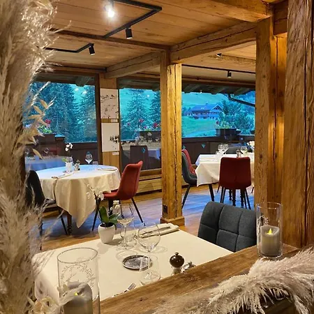 Les De La Serraz Hotel