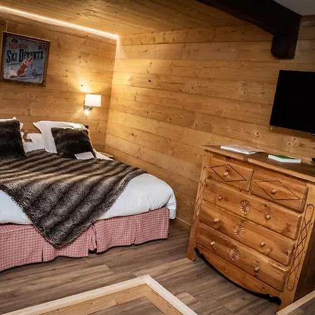 Les De La Serraz Hotel