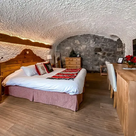 Les De La Serraz Hotel