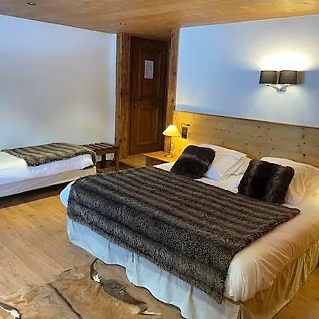 Les De La Serraz Hotel 4*