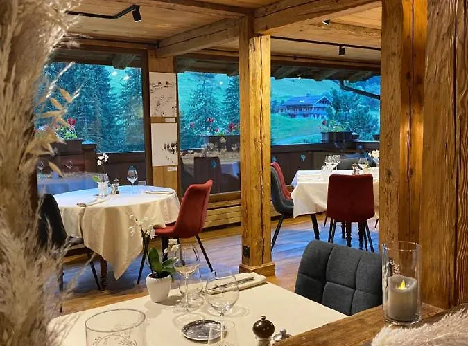 Les De La Serraz Hotel